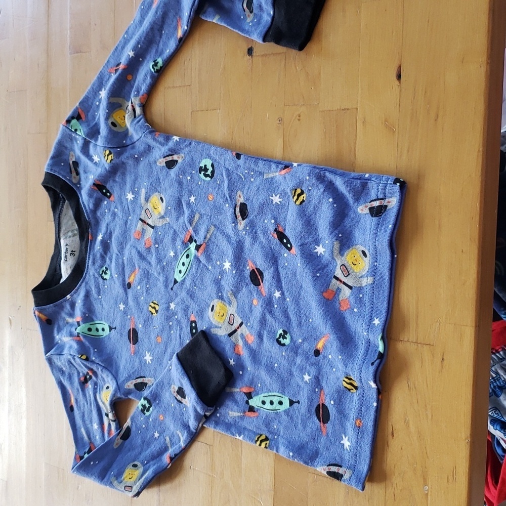 Carter's 2 pc Space pajamas - Picture 2 of 4